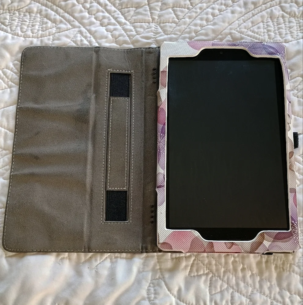 Amazon Fire HD 8 (7th Generation) tablet & Floral Case.